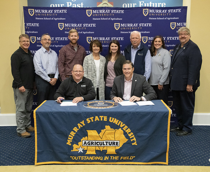 Scott Kay, BASF Vice President, US Agricultural Solutions; and Mark Stewart, AFA President and CEO, signing a Memorandum of Understanding with Ӱֱ State University to enact The Rocky Napier Scholarship.